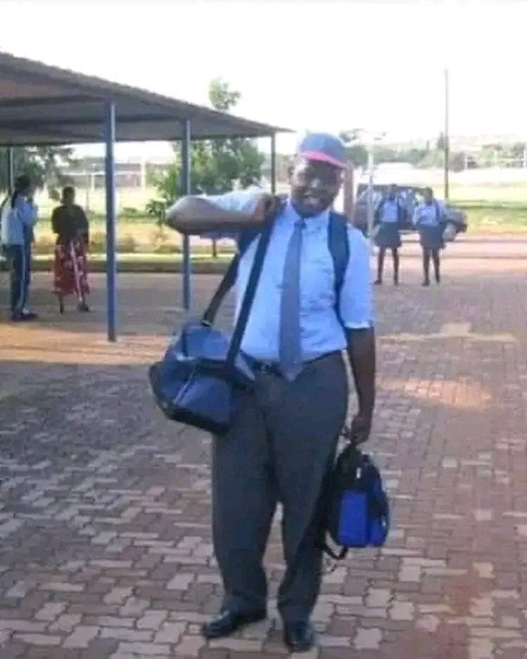 ChrisExcel102's tweet image. My brother Phori had no choice to be successful 😭😭😭