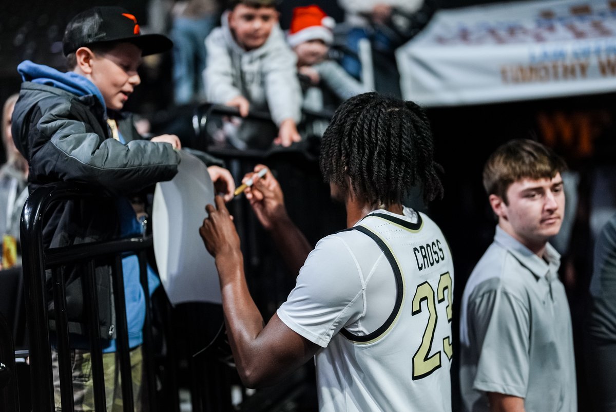 WakeMBB's tweet photo. J. Cross will be a guest on The Coach Steve Forbes Show tomorrow 🎧

🕖 7 p.m.
📍 Miller's on Robinhood
📻 https://t.co/fuQ2meygns https://t.co/Jg7ul97MRp