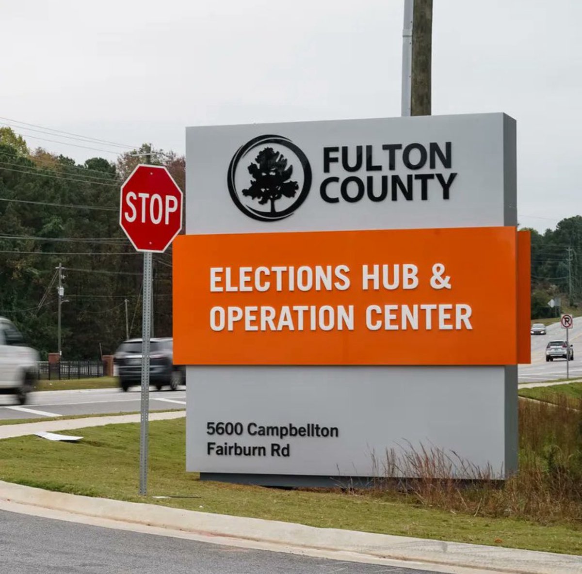 nicksortor's tweet image. 🚨 BREAKING: The FBI has just executed a SEARCH WARRANT at the Fulton County, GA Election HQ, pretty much GROUND ZERO for voter fraud in the 2020 election

Per Fox News, this raid is related to the 2020 election

This is gonna get interesting!