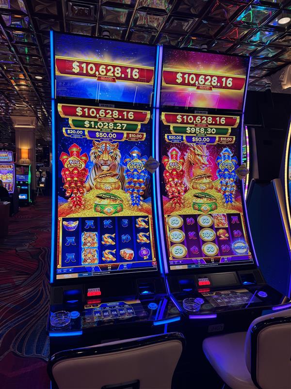New game alert! 📣 Magic Rockets™ is bringing jackpot-charged thrills and explosive win potential! Fans of Magic Treasures™ and Rising Rockets™ will love this fusion of both favorites. Now live at @atlantisreno with more installs nationwide coming soon!

#IGT #IGTGaming
