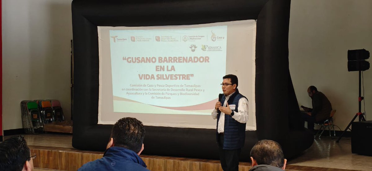 SenasicaFJCE's tweet photo. Un gusto visitar Cd. Victoria, Tamaulipas, para participar en el Primer Foro sobre el #GBG en la vida silvestre, junto a autoridades federales, estatales y municipales. 🤝
#GusanoBarrenadorDelGanado #SenasicaActua https://t.co/X7b0PiR4Dh