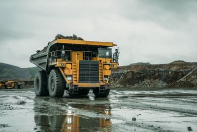 derrickhesser's tweet photo. Learn how Komatsu utilizes simulation and reduced-order modeling to predict the engine life of construction and mining equipment. https://t.co/49WvIH4l4e https://t.co/NA3F6LQlvK