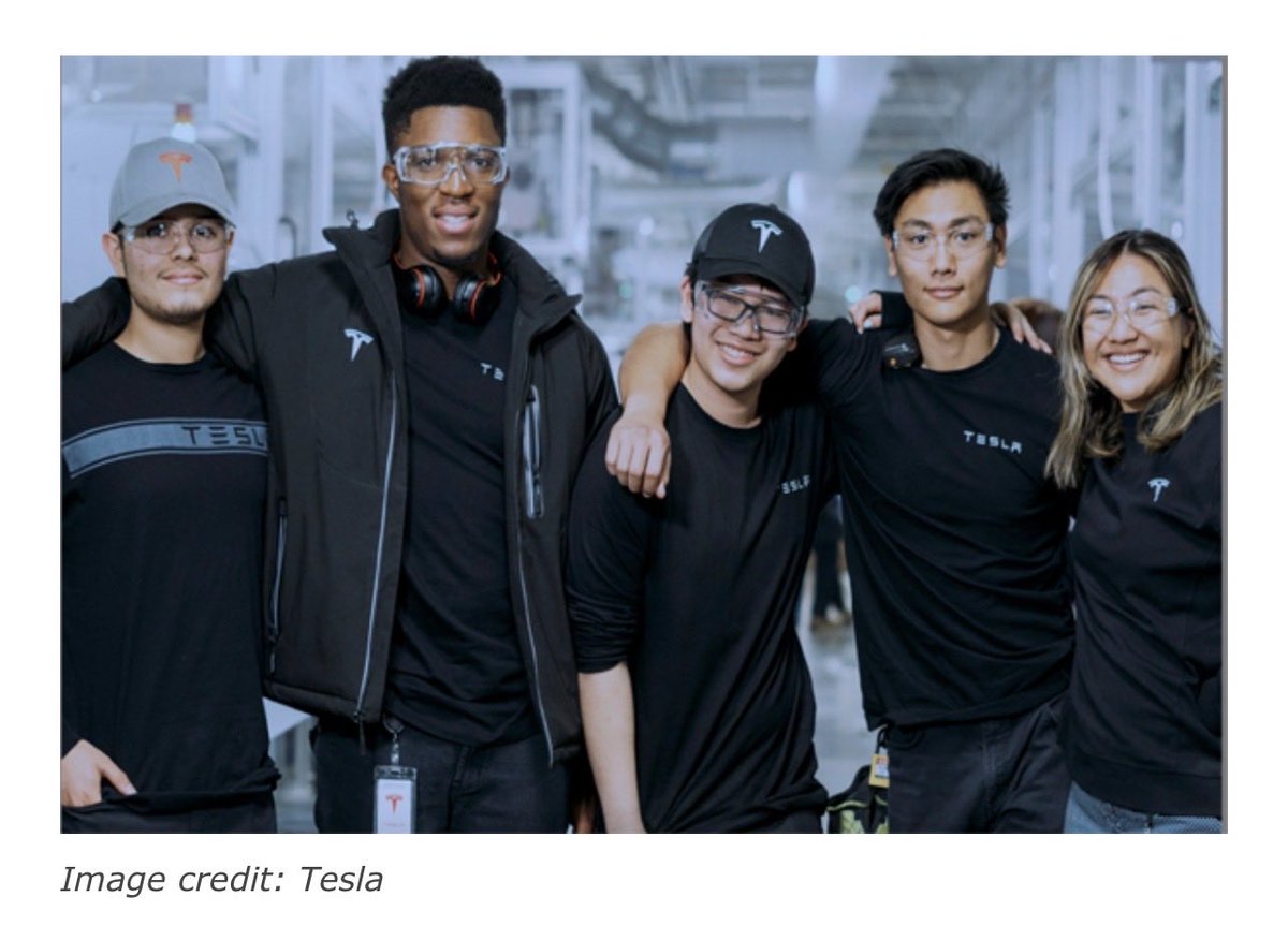 expert buster tweet media