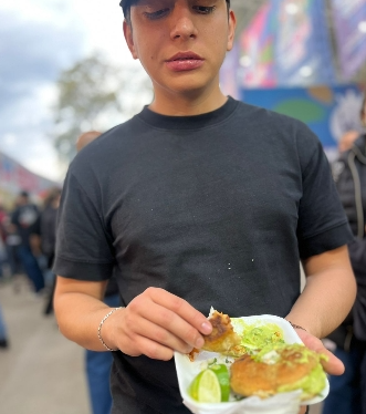 Jony46494701's tweet photo. Unas Ricas gorditas en la Expo. Ganadera de Leon Guanajuato https://t.co/1XrqHhETUs