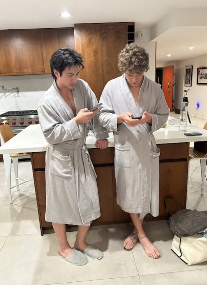 loserhollanov's tweet image. 