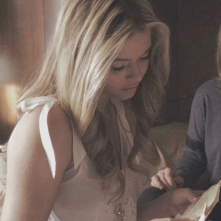 𐔌 the most girl ever