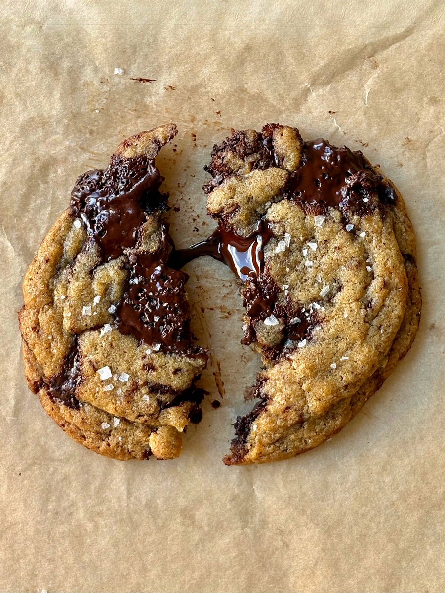 saweeeties's tweet photo. brown butter chai latte dark chocolate chip cookie . probably best cookie I’ve ever made. https://t.co/FOwG8lOasZ