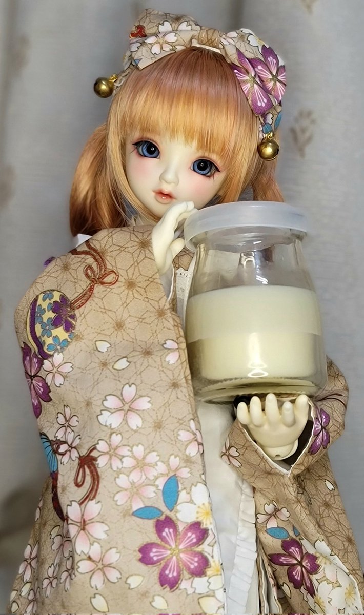 TWCDM704's tweet photo. 買惹繩蠟，不過麻繩還沒來
是說聞起來有股一直讓我聯想到咖哩ㄉ香料味（？
半夜肚子豪餓🤤 https://t.co/tOAPAek4ku