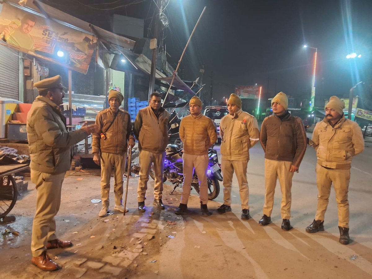 स्योहारा में जनसुरक्षा के मद्देनज़र  थाना प्रभारी संजय कुमार द्वारा कोबरा फैंटम की रात्रिकालीन चेकिंग।
क्षेत्र में बढ़ी सतर्कता, आमजन में सुरक्षा का भरोसा। <a href="/adgzonebareilly/">ADG Zone Bareilly</a> <a href="/bijnorpolice/">Bijnor Police</a> <a href="/CMOfficeUP/">CM Office, GoUP</a> <a href="/Uppolice/">UP POLICE</a> <a href="/digmoradabad/">DIG Range Moradabad</a> <a href="/dgpup/">DGP UP</a> <a href="/UPGovt/">Government of UP</a>