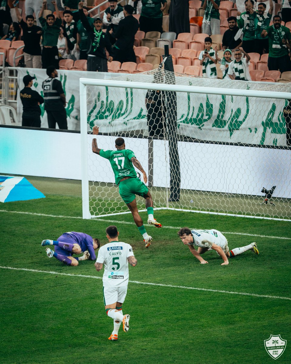 ALAHLI_FC's tweet photo. قصة الهدف الأهلاوي الأول 💚⚽️

#الأهلي_الاتفاق #دوري_روشن_السعودي https://t.co/4J32lUsSnr