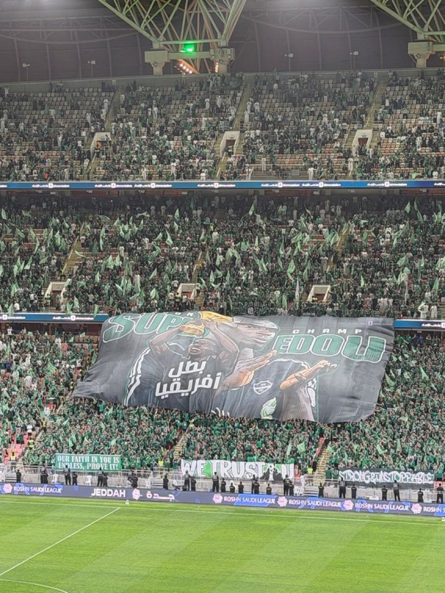 A58141Anass's tweet photo. 🚨🚨🚨🚨🚨🚨🚨🚨

بنر جماهير الاهلي للحارس السنغالي ميندي 💚😨

#الاهلي_الاتفاق https://t.co/LIEm8qcjjn