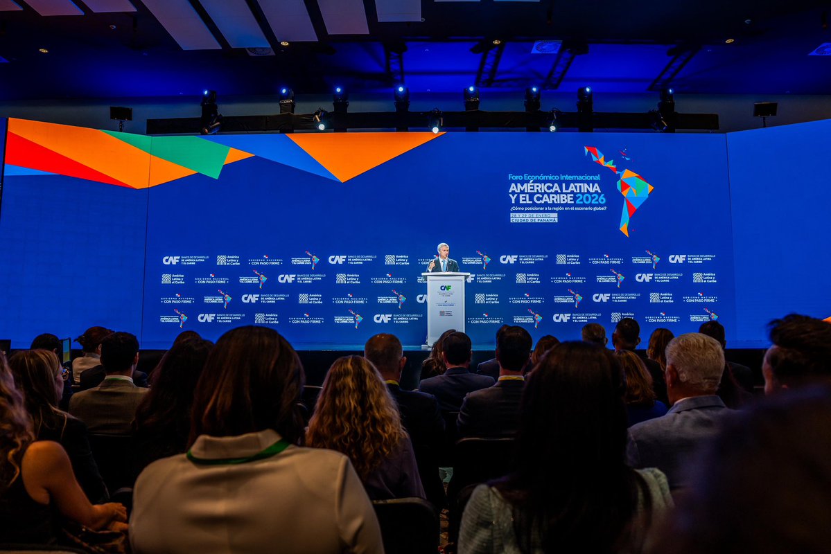 Hoy intervine en el Foro Económico Internacional de América Latina y el Caribe junto a varios mandatarios de la región. Llegó la hora de dejar de ser el continente de las oportunidades perdidas y convertirnos en el continente del progreso económico y la esperanza.