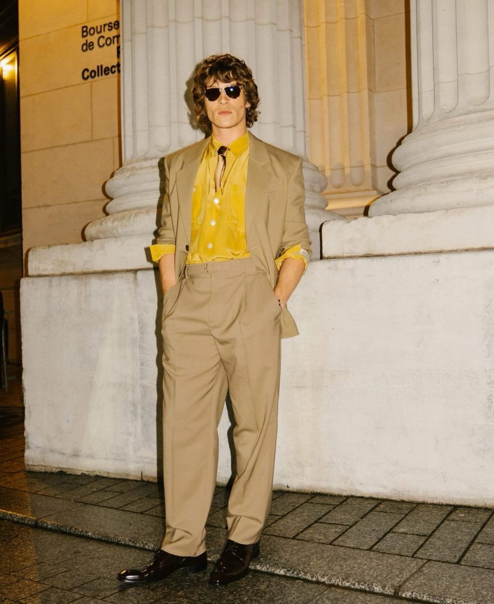 connorstupdates's tweet image. Connor Storrie at YSL’s menswear show for Paris Fashion Week.

📲 gq via instagram