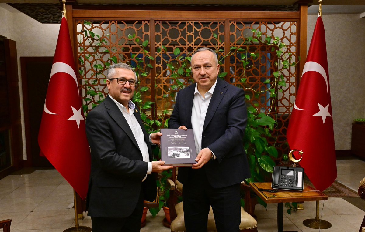 Valimiz Sayın <a href="/ValiFidan/">Ali Fidan</a>’ı Türk Kızılay Genel Sekreter Yardımcısı ve Merkez Yönetim Kurulu Üyesi Şükrü Can, Genel Merkez Şube ve Gönüllü Yönetimi Başkanı Nurdal Durmuş, Nevşehir Şube Başkanı Ercan Civelek ile Başkan Yardımcıları Yusuf Satılmış ve Orhan Us’u makamında kabul etti.