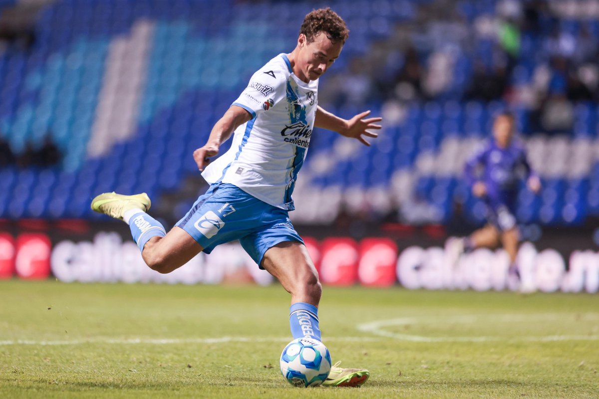 Jovanaorr's tweet photo. ⚽️🎟️ ¡GANA UN PASE DOBLE para el 🎽 Puebla 🆚 Toluca 👹
 
1️⃣Sigue a @calientesports y a mí 
2️⃣ Dale 🔁 y ❤️
3️⃣ Menciona cuál crees que será el marcador final del partidor y utiliza el hashtag #MásAcciónMásDiversión 🔥

¡Se van DOS pases dobles! 📲 https://t.co/InfnSLRTsG