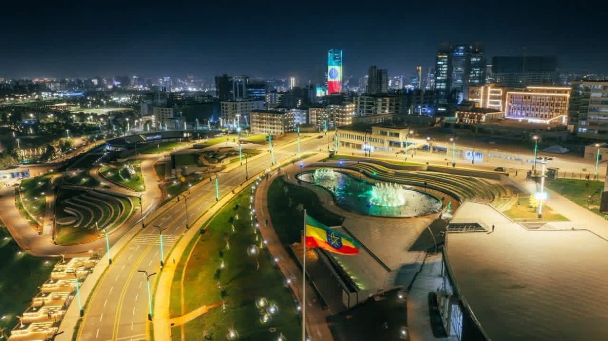 abole_18's tweet photo. አዲስ አበባ ፍቅርን አንጥፋ፣ ውበትን ደርባ  ደምቃ ትታያለች:: https://t.co/sN68zOXwI9