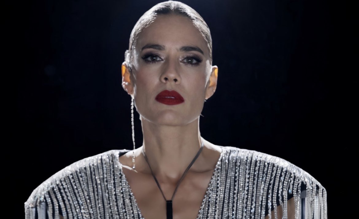 VUELVE ELLLAAAAAA 

YEIMY MONTOYA 9 de febrero 

qué foto dios mío