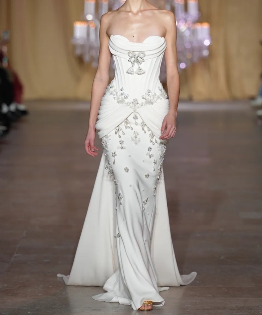 soomienana's tweet image. Zuhair Murad SS26 Haute Couture..🤍