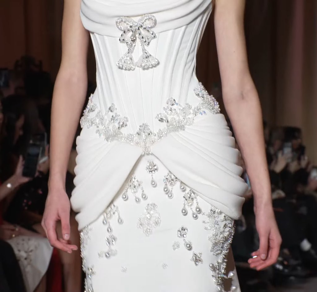 soomienana's tweet image. Zuhair Murad SS26 Haute Couture..🤍
