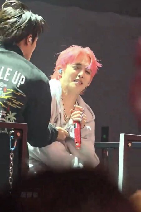 cheolhanglazer's tweet image. save seungcheol 😭??