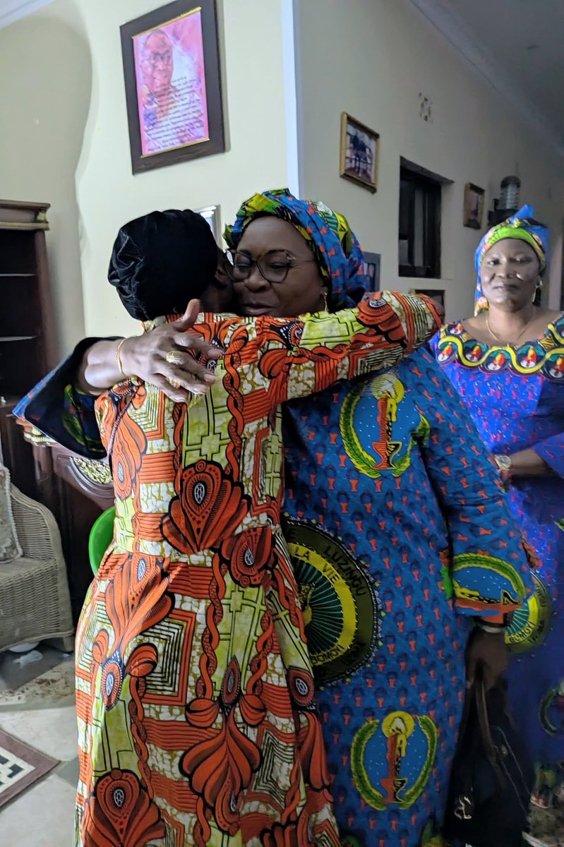 SilasBookKalomb's tweet photo. Le Rapporteur Adjoint de l’Ass. Nationale, hon. Clotilde Mutita s’est rendu au domicile du deuil de l'ancien Ministre Provincial de la Santé, Dr. Ilunga Ndjoloko afin de présenter ses condoléances &amp; d’exprimer sa solidarité à la famille biologique. 
Que son âme repose en Paix 🕊️ https://t.co/WLzS35RLVA