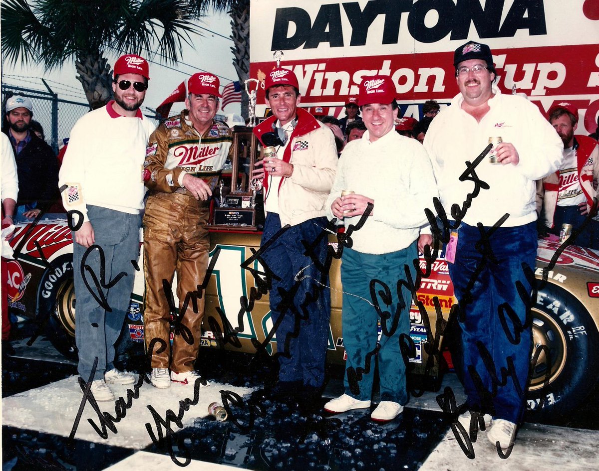 Tom TR Roberts tweet media