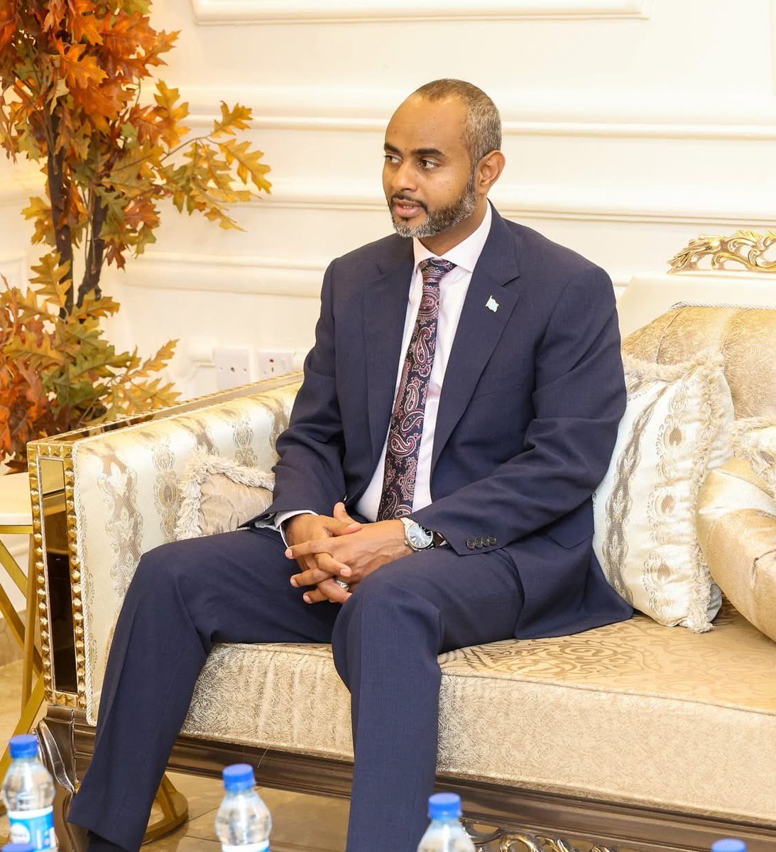 MoPMTSomalia's tweet photo. Prime Minister @HamzaAbdiBarre hosted a Turkish delegation led by Deputy Minister of Transport &amp; Infrastructure Durmuş Ünüvar in Mogadishu.The meeting, attended by @MoPMTSomalia Minister @Amohamednur, focused on strengthening Somalia–Türkiye https://t.co/s83TbF1E6g