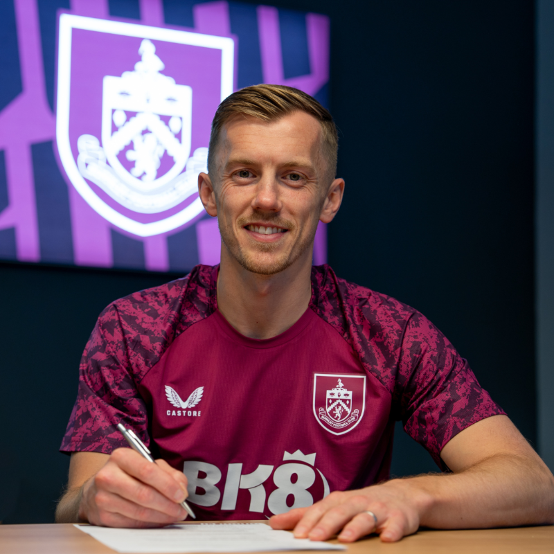 BurnleyOfficial's tweet photo. #BurnleyFC  are pleased to confirm the arrival of midfielder James Ward-Prowse, who joins the Club on a loan deal until the end of the season.

Find out more 👇