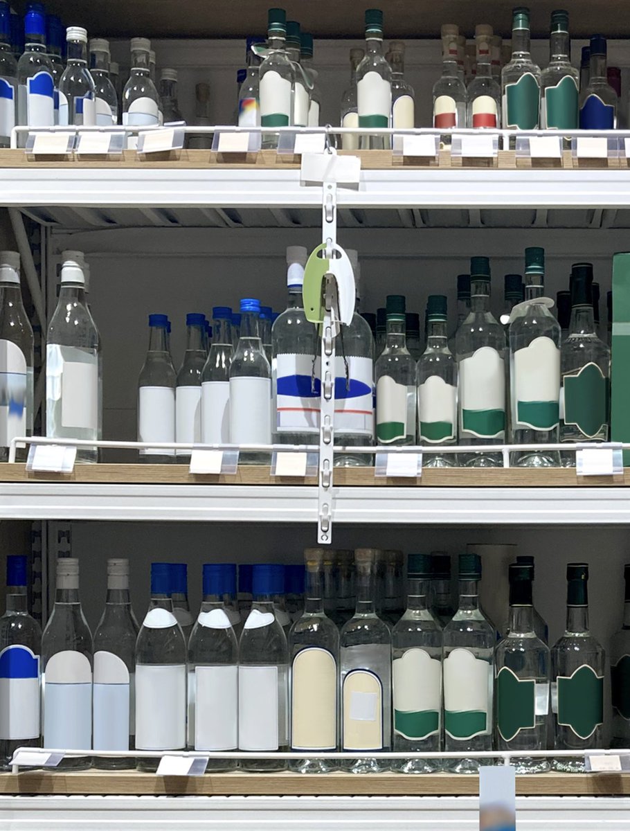 whatsontheshel1's tweet image. White wooden shelf in a liquor store, neatly lined with vodka, gin, and assorted spirits in elegant glass bottles.

stock.adobe.com/contributor/21…

#liquorstore #vodka #gin #spirits #alcoholdisplay #glassbottles #shelfdesign #retaildesign #storeinterior #minimaldisplay #beverages