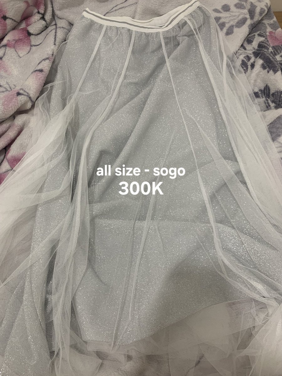 ┗ xixi tweet media