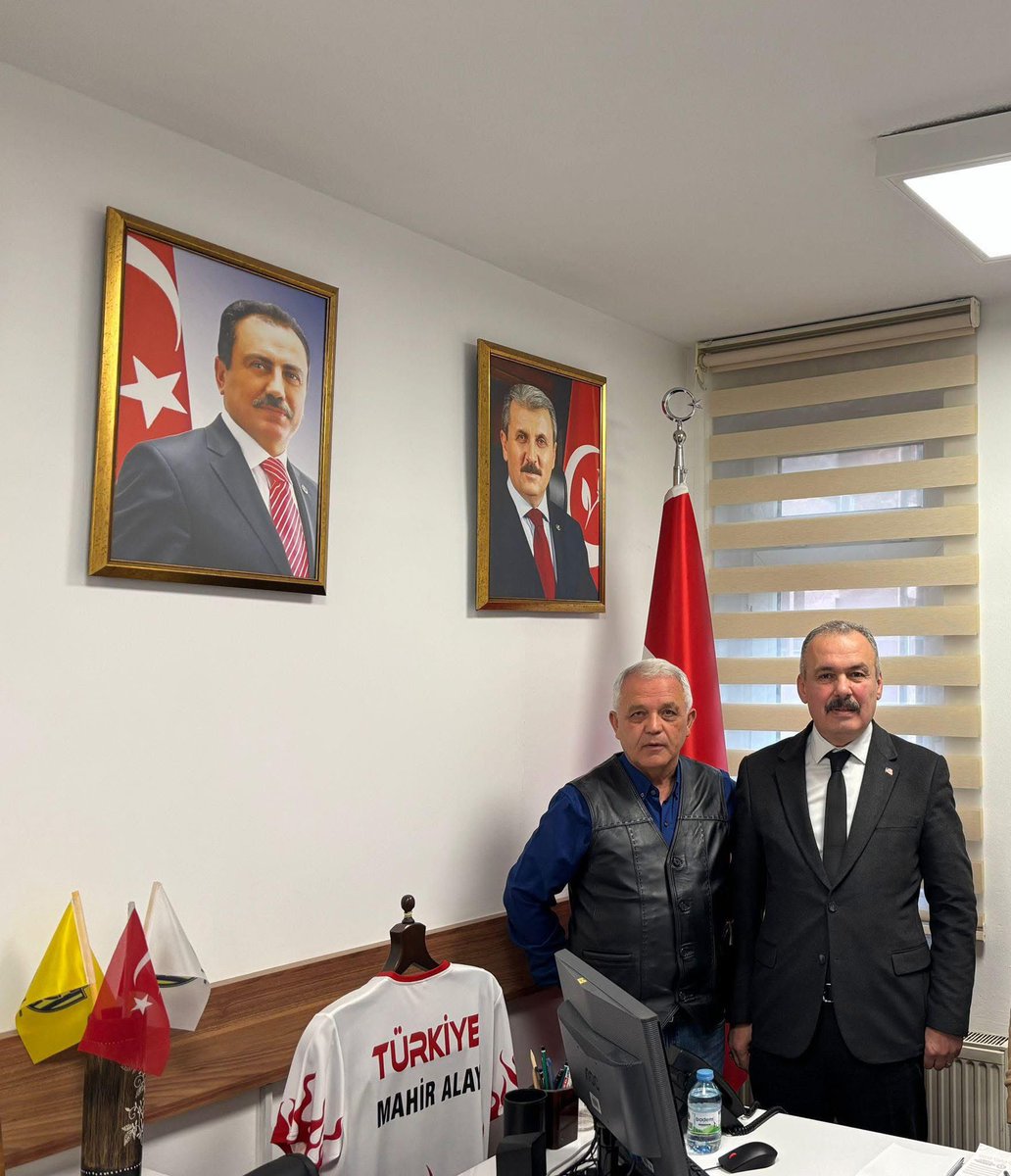 Mamak Belediye Başkanı Veli Gündüz Şahin ile güzel ve anlamlı bir hatıra.