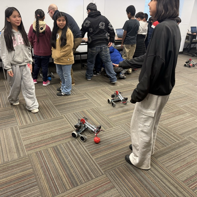 5th on 4th is back after a long break! Today we hosted our friends from Liberty who are learning about Pipetting, suturing, robotics, engineering, agriculture and more!