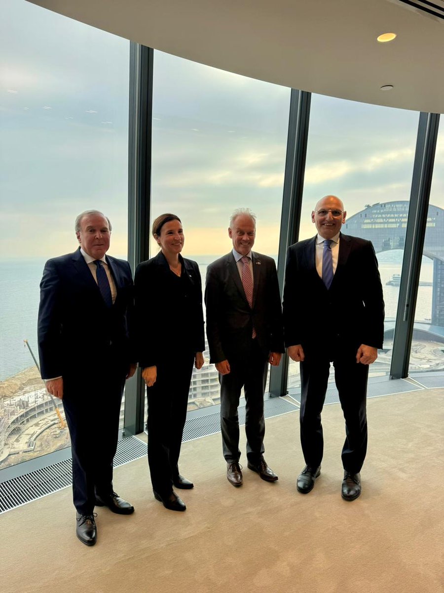 GertJanEU's tweet image. Happy to be in Baku today to meet Azerbaijani partners and discuss peace, connectivity &amp;amp; the 🇪🇺-🇦🇿 partnership.

Good exchanges with Presidential Advisers Hajiyev and Amirbayov on EU support for mine action, socio-economic development &amp;amp; next steps on Middle Corridor connectivity.