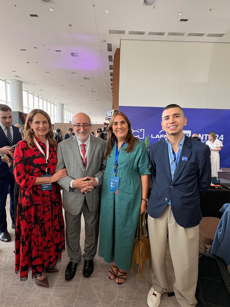 Silvia Elena Medina tweet media
