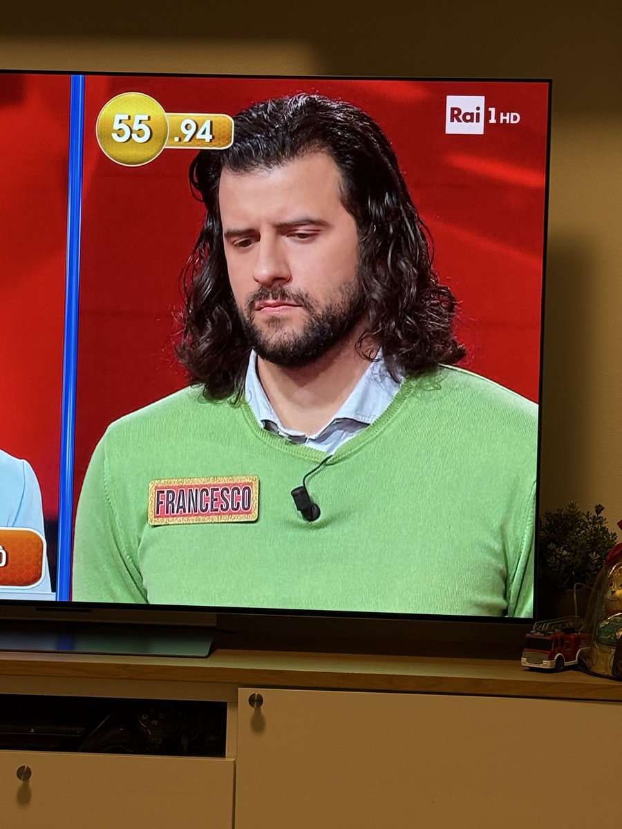 giulia_digiusto's tweet photo. Am I crazy or am I really watching Wrigley on a famous Italian game show? #tellmelies https://t.co/IiOujp8oIm