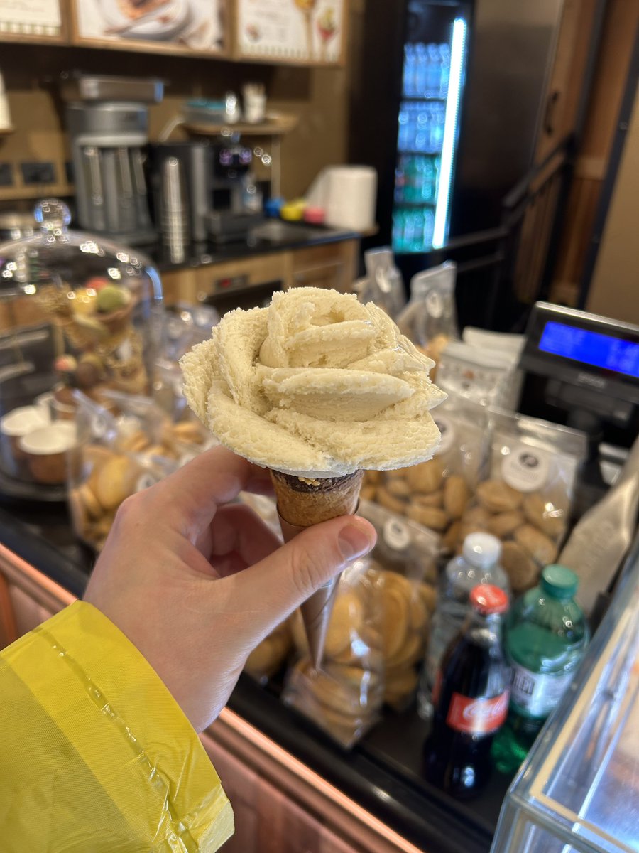 Mihai Logo Brand Designer tweet media