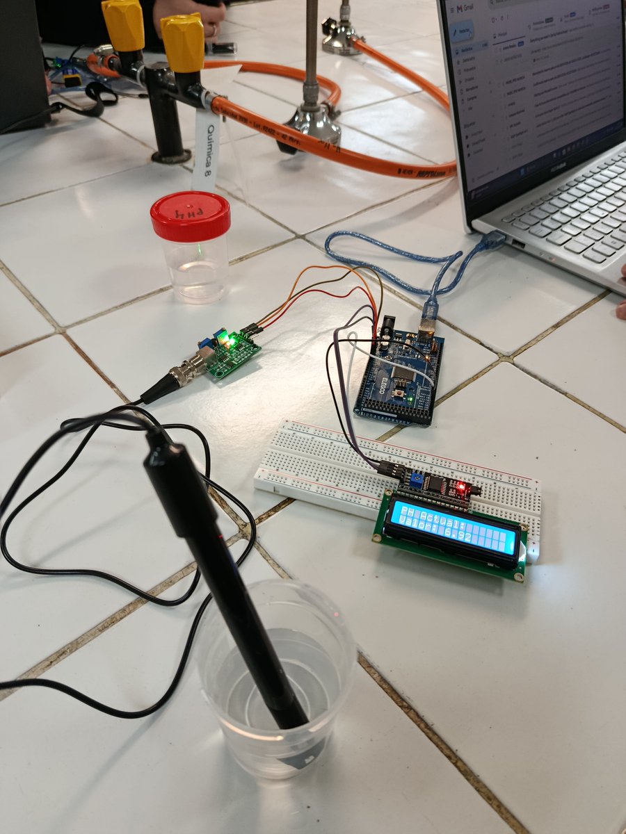 BiotecnologiaF's tweet photo. Esta semana hemos fabricado un pHmetro DIY con arduino y funciona correctamente.
#DIYBi #biotecnología #CienciaCiudadana #STEAM
#fisicayquimica #biologiaygeologia #ProfesBioGeo #FisicaYQuimica https://t.co/TKFmLgBHyS