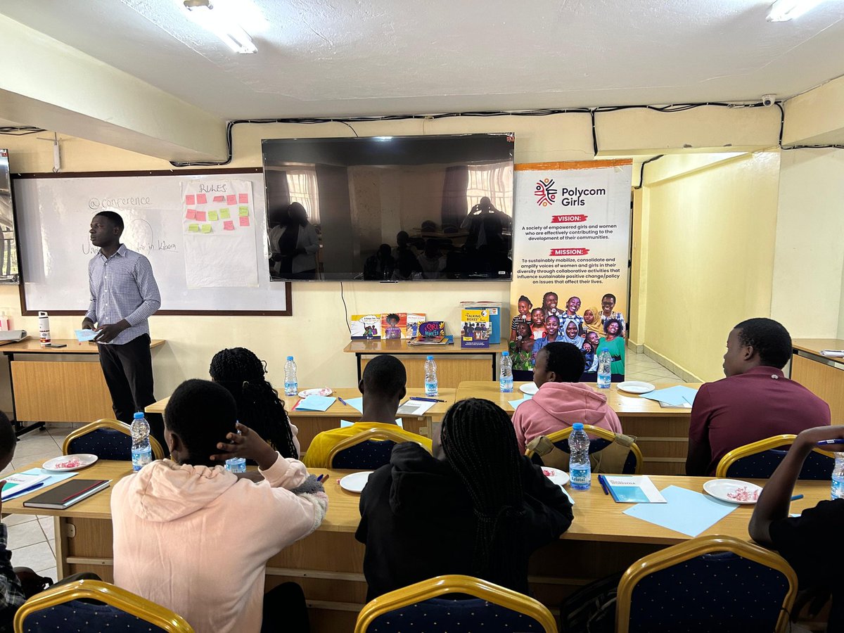 Polycom Girls 💛💙💖 tweet media