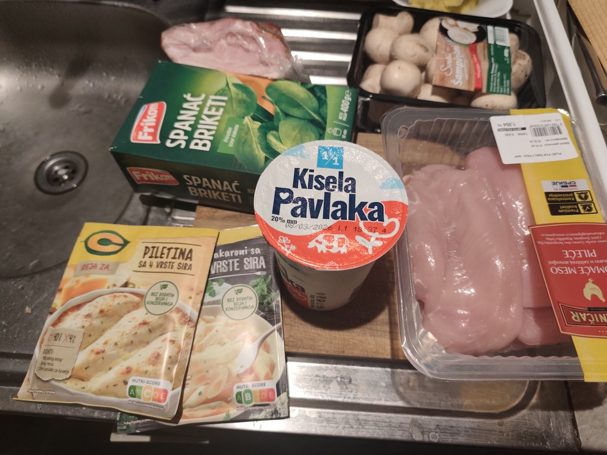 I worked second shift yesterday and first shift today, I look (and feel) like a warmed up corpse and now I have the will to cook? Something is seriously wrong with me.