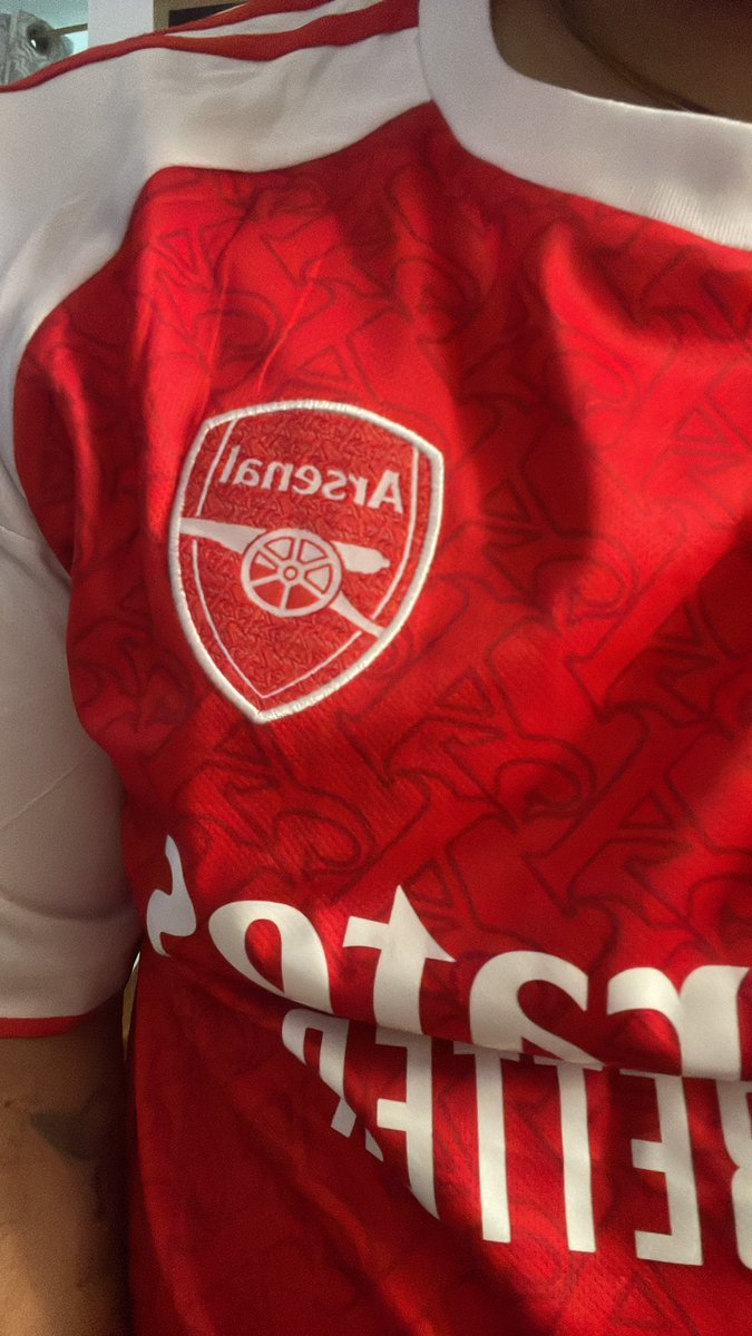 Ya tenemos la camiseta puesta esperando el último partido de esta fase de Champions #GoGunners <a href="/ArsenalEspanol/">Arsenal FC Español</a> <a href="/Arsenal/">Arsenal</a> <a href="/GunnerMariano/">Top Gunner 🔴⚪️🔝</a> <a href="/TabloideGunner/">Arsenal 🔴⚪ Tabloide Gunner</a> <a href="/EspacioGunner/">𝐄𝐬𝐩𝐚𝐜𝐢𝐨 𝐆𝐮𝐧𝐧𝐞𝐫 🎙️</a> <a href="/ColombiaGunner/">Arsenal Colombia Supporters</a> <a href="/ColombiaGunners/">Gunners Cölömbia</a> <a href="/ArmeriaGunner/">La Armería</a>