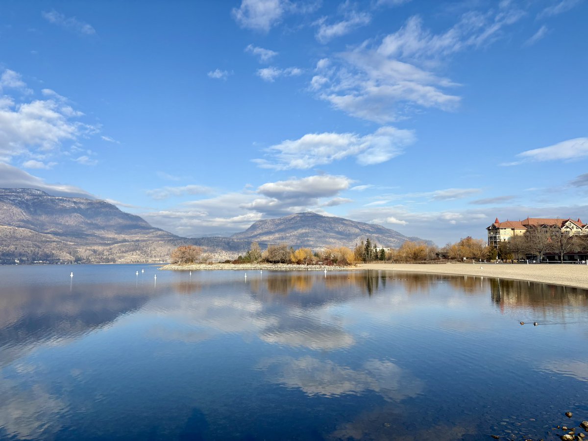 pynappels's tweet photo. No snow in Kelowna, BC Canada https://t.co/xbHFVGKQY4