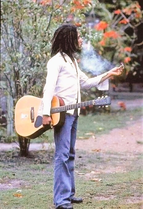lunamarleygr's tweet image. "I don't stand for black man's side, I don't stand for white man's side, I stand for God's side."
➡️ Bob Marley ✨