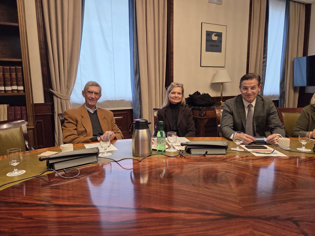 En <a href="/Congreso_Es/">Congreso</a> exponiendo lo q abordaremos en 2026 desde #ICMEI Instituto de #Ciencia para el #Medioambiente la #Energía y la #Industria:
1. #Electrificación
2. #Tecnología de #defensa ante #catástrofes naturales
3. Reconfiguración de Industria a nivel mundial
<a href="/LideraTuFuturo/">LideraTuFuturo</a>