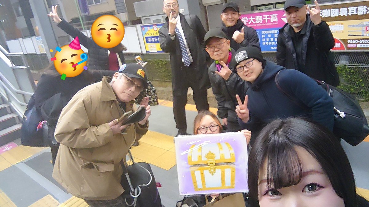 mihomi_mggggg's tweet image. Mary's Blood に出逢えた場所がell.FITS ALLでした。ライブに慣れてない私は不安しかなかった。それが希望もらって帰ってた。私にとってell.FITS ALLはPandora の箱でMary's Blood は希望elpisなのです。
この絵と一緒に帰れることに心から感謝します。
そして応援してくれたみんなありがとう🫶
#EYE