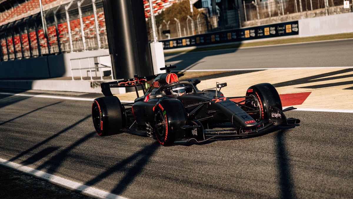 F1's tweet image. Shaking down at Shakedown 😎💨

#F1