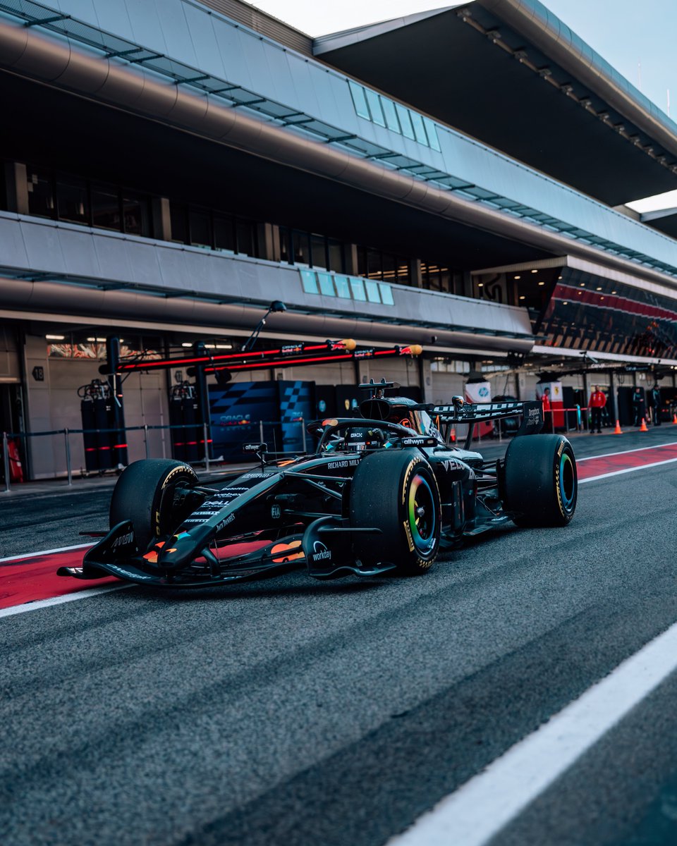 F1's tweet image. Shaking down at Shakedown 😎💨

#F1