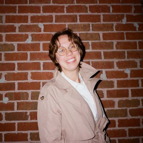 BrooklynPoets's tweet photo. When I was finished, you’d hold me
as I took those 2 steps over the ledge
of the tub, over the edge of intimacy
— Our #PoetoftheWeek, Kayla Schwab (@80smomchic) reads her poem, "Ode to my hip surgery scars"
https://t.co/CDmXqE152U https://t.co/iug5Ayejq8