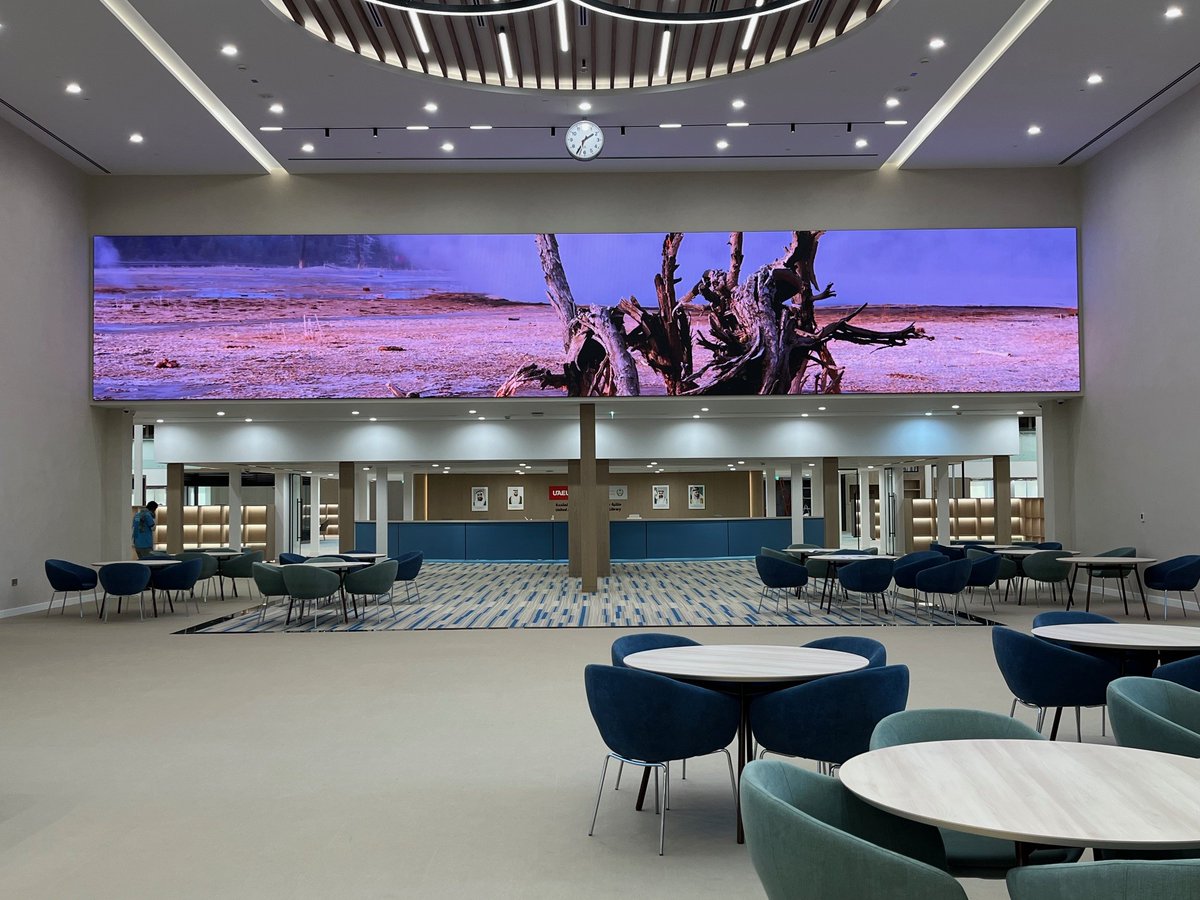 Daktronics's tweet image. Bring your university’s library to life with dynamic content on crisp LED displays! This installation uses Venus Control Suite to show content for university events and activities. #dvLED #DakVideoWall #LEDVideoWall
