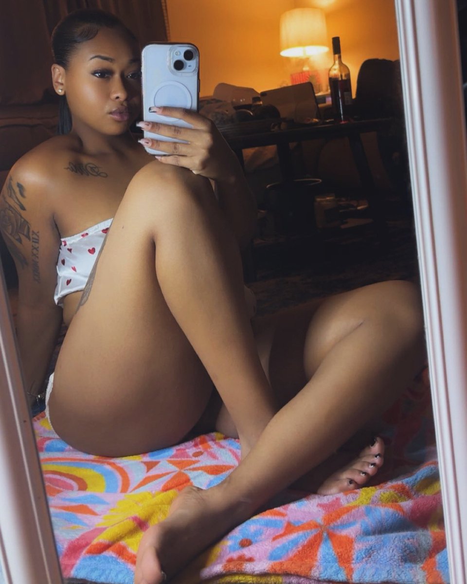 GODDESS DIA BRAT💰🤩 tweet media