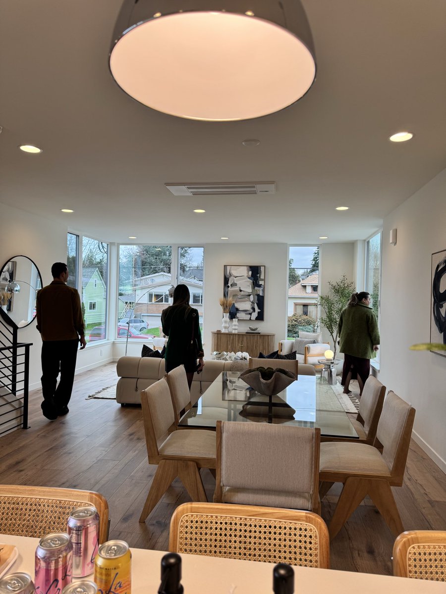 GreenandCoReal1's tweet photo. Open House Schedule

Explore modern design, quality finishes &amp; smart layouts.

1/31 - Saturday 11am -1pm
• 949 NW 61st, 3 Bed, 3 Bath, 1907 SQFT, $1,199,000

2/1 - Saturday 2pm -4pm • 945 NW 61st, 2 Bed, 2 Bath, 1,158 SQFT, $849,000  #NewConstruction #Ballard #Seattle https://t.co/MFgyaExUnc